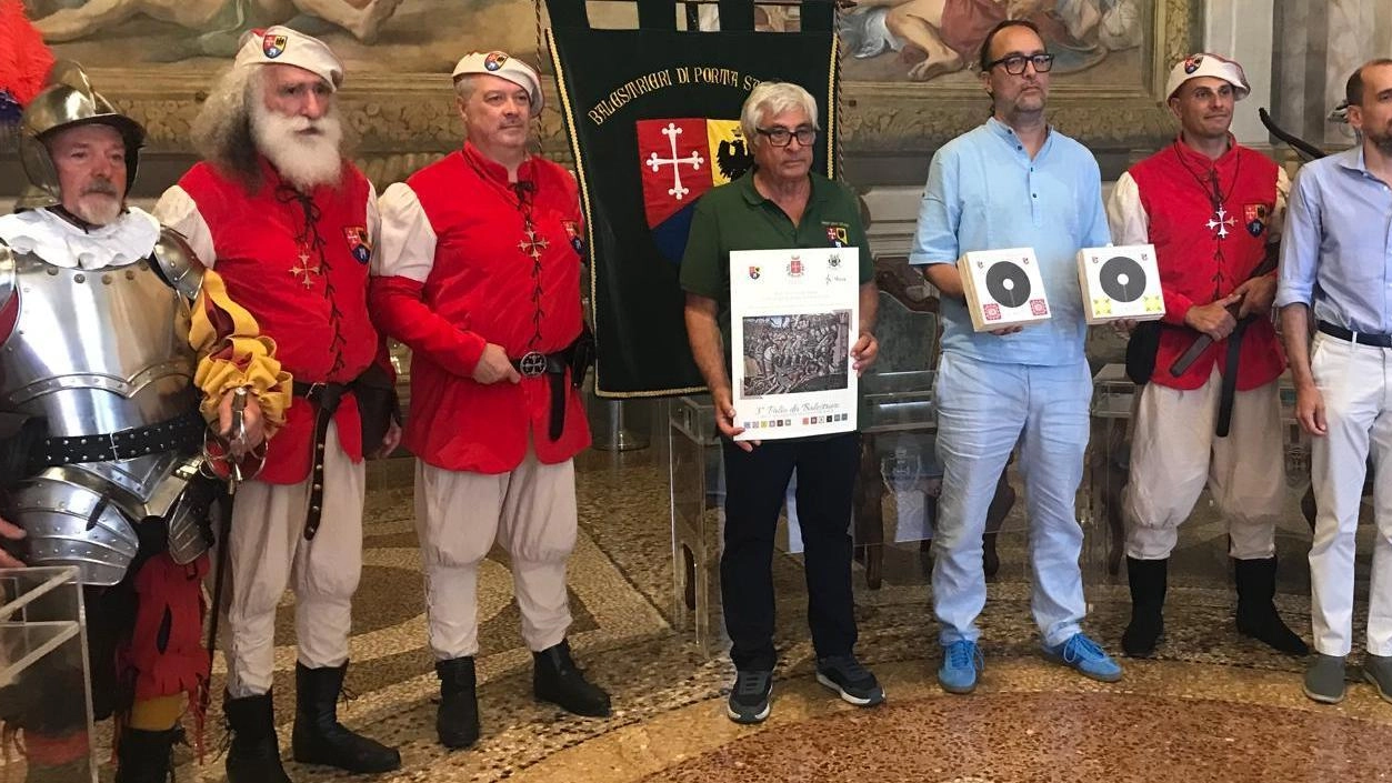 Domenica l’episodio eroico, Palio delle Magistrature e degli Antichi Quartieri. Visita guidata sulle mura Domenica l’episodio eroico, Palio delle Magistrature e degli Antichi Quartieri. Visita guidata sulle mura