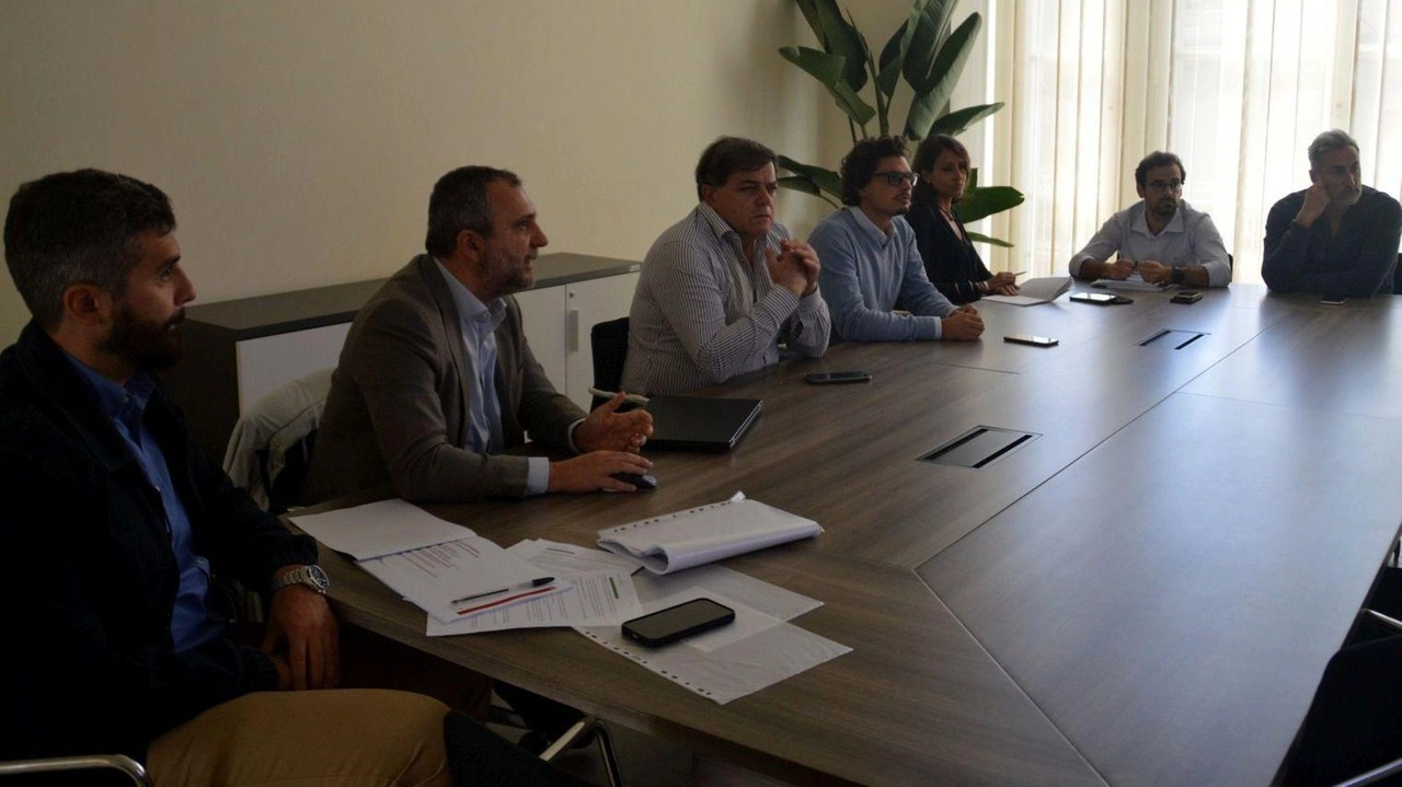 Il tavolo di confronto tra dirigenti Fsi e l’amministrazione comunale Il tavolo di confronto tra dirigenti Fsi e l’amministrazione comunale