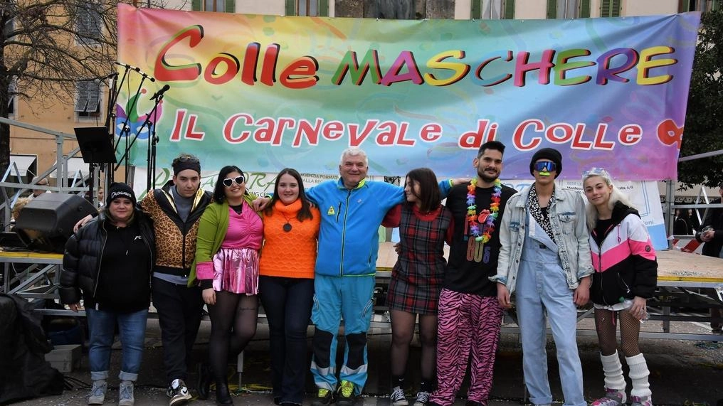Conto alla rovescia per il Carnevale. Domenica 2 marzo. torna l’appuntamento con ‘Colle Maschere 2025’ con colori, musica e divertimento per grandi e piccini Conto alla rovescia per il Carnevale. Domenica 2 marzo. torna l’appuntamento con ‘Colle Maschere 2025’ con colori, musica e divertimento per grandi e piccini