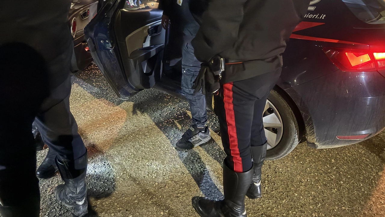 Sfreccia ad alta velocità. Era alla guida ubriaco. Denunciato un ventenne