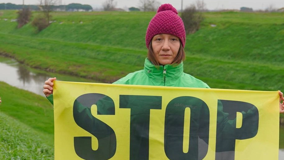 La campagna di Greenpeace contro l’uso di Pfas e a tutela dell’acqua La campagna di Greenpeace contro l’uso di Pfas e a tutela dell’acqua