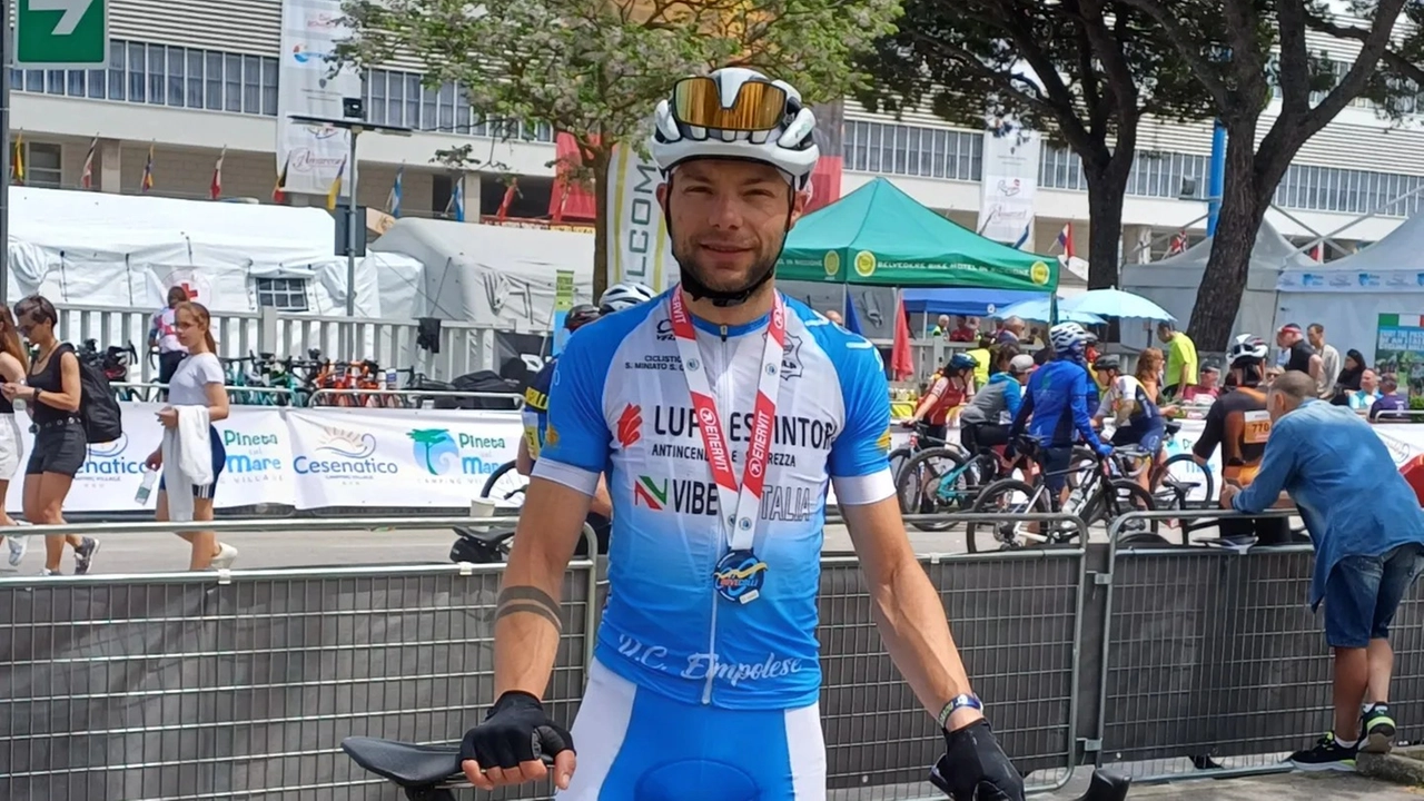 Alessio Cerullo, la vittima del tragico incidente a Cucigliana: il 37enne era in bicicletta quando è stato travolto da un bus Alessio Cerullo, la vittima del tragico incidente a Cucigliana: il 37enne era in bicicletta quando è stato travolto da un bus