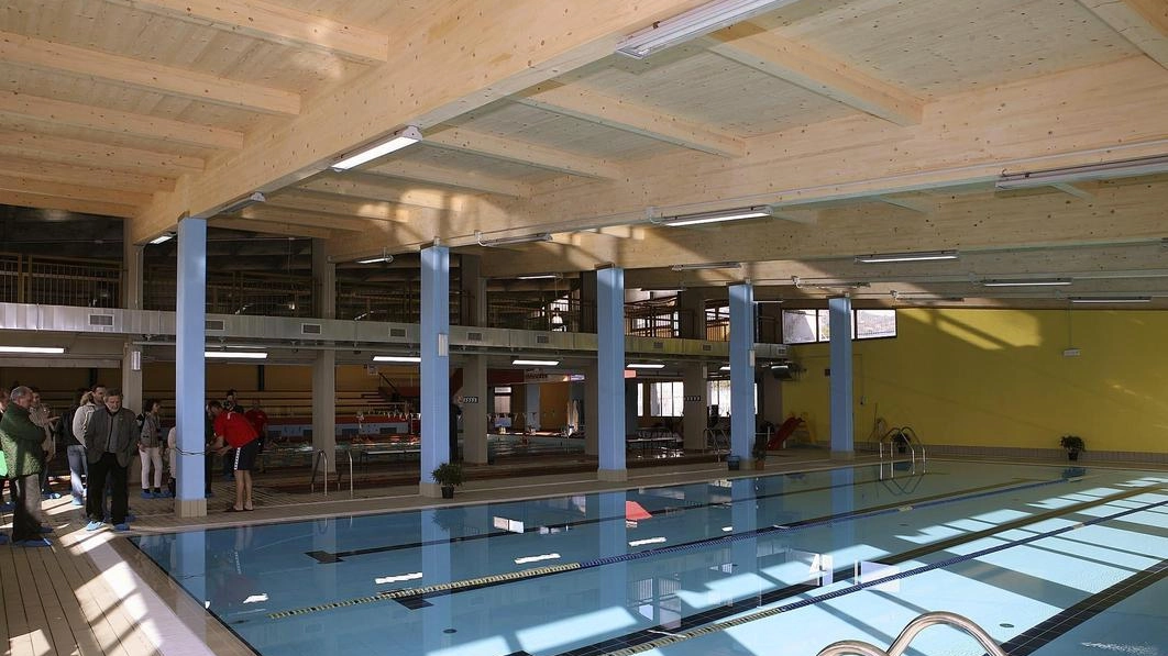 Una panoramica della piscina comunale di Montecatini Terme Una panoramica della piscina comunale di Montecatini Terme