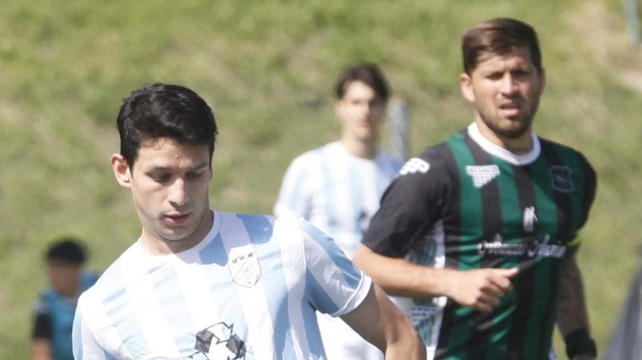 Il tecnico Ghizzani riconosce il merito del Castelnuovo Vomano, ma sottolinea le occasioni mancate dal Mazzola. Il tecnico Ghizzani riconosce il merito del Castelnuovo Vomano, ma sottolinea le occasioni mancate dal Mazzola.