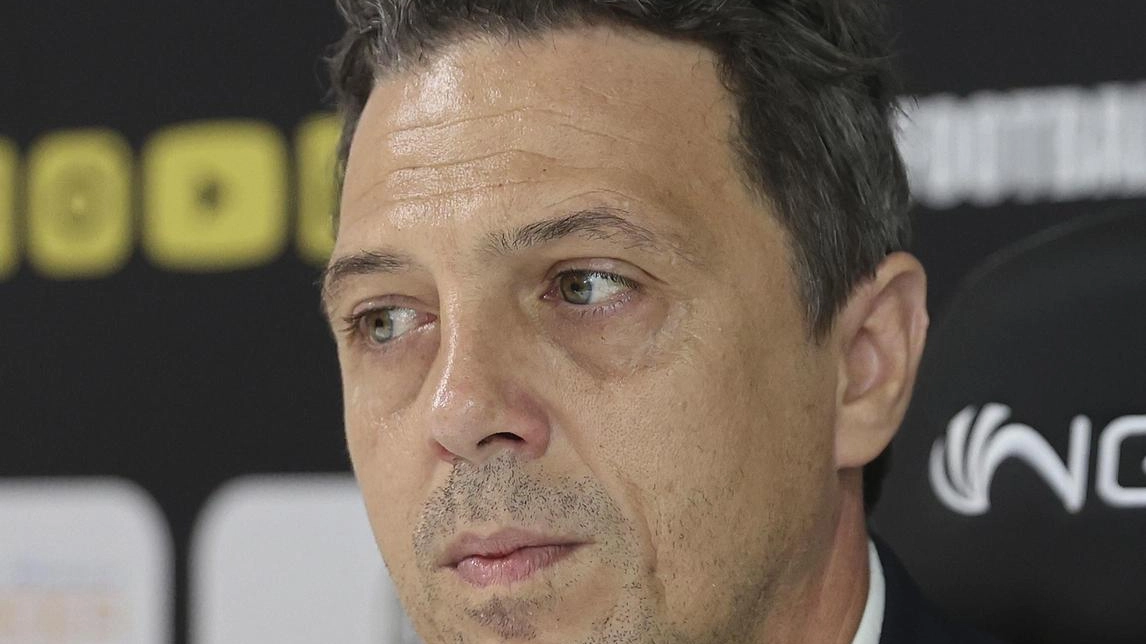 A presentare Bellazzini il ds Guerri (foto) che parte con una breve premessa sulla scorsa annata. "Resta l’amaro in bocca... A presentare Bellazzini il ds Guerri (foto) che parte con una breve premessa sulla scorsa annata. "Resta l’amaro in bocca...