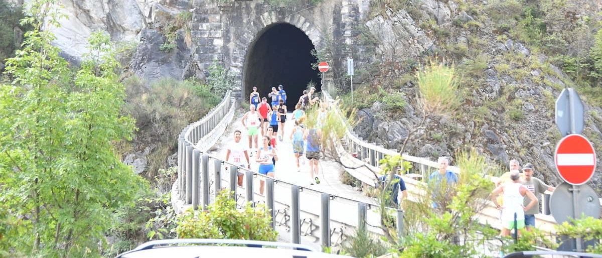 Corsa di Marmo, foto e classifica della spettacolare gara di Carrara