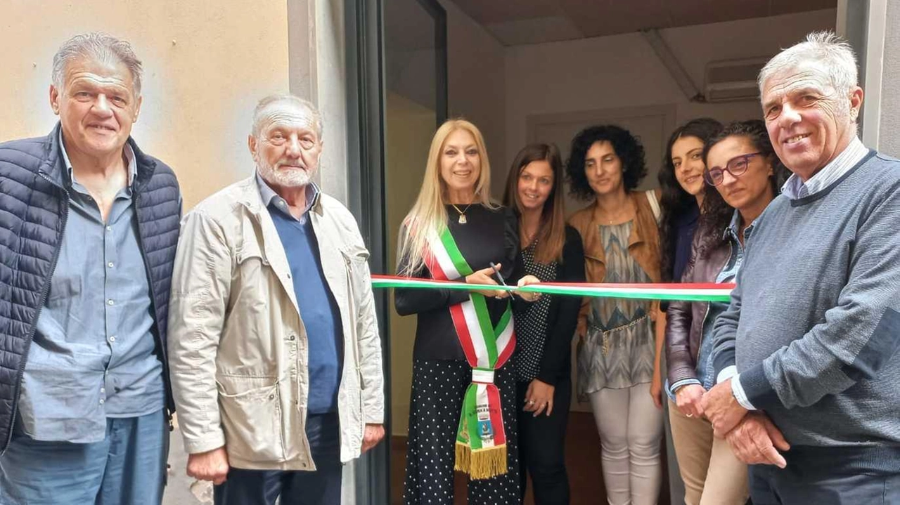 Lo sportello nei locali del Comune in via Carducci ex sede dei vigili. L’iniziativa è stata attivata dall’agenzia formativa Madonna del Soccorso. . Lo sportello nei locali del Comune in via Carducci ex sede dei vigili. L’iniziativa è stata attivata dall’agenzia formativa Madonna del Soccorso. .