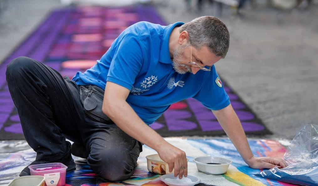 Al Borsalino si presentano i Tappeti. Turba al veleno: "Lavori non rifiniti" Al Borsalino si presentano i Tappeti. Turba al veleno: "Lavori non rifiniti"