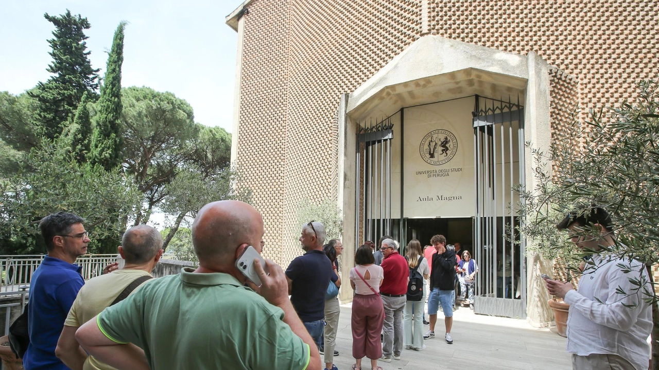Fondi in arrivo da Roma per l’Università degli studi di Perugia e per Palazzo Gallenga Boccata d’ossigeno per i Dipartimenti Fondi in arrivo da Roma per l’Università degli studi di Perugia e per Palazzo Gallenga Boccata d’ossigeno per i Dipartimenti