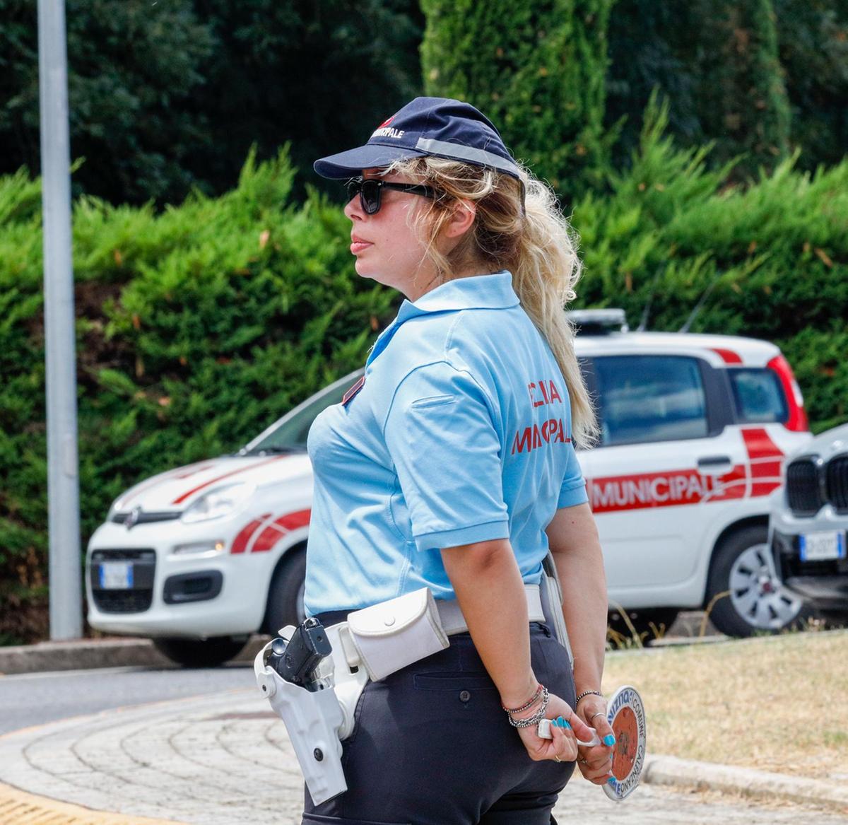 Polizia locale, raffica di controlli: un arresto e multe