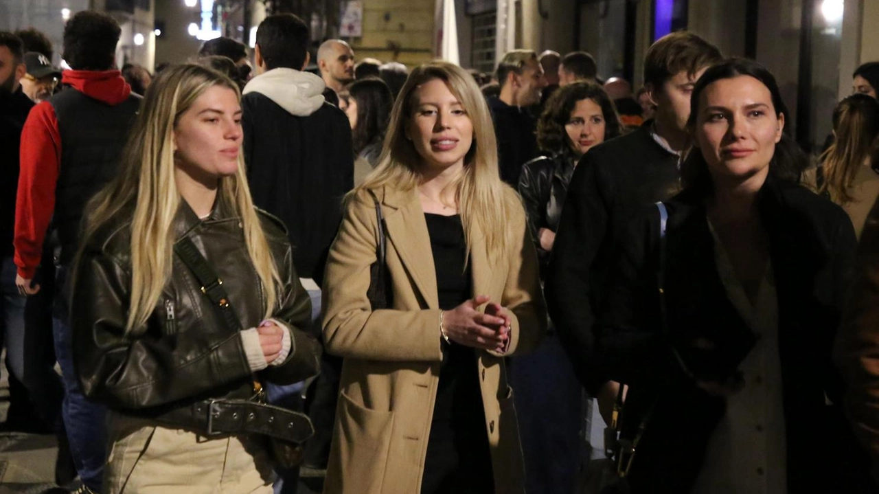 È previsto un grande afflusso già a partire dalle 18 del 31 dicembre, per questo saranno sospese a tempo le concessioni dei tavolini È previsto un grande afflusso già a partire dalle 18 del 31 dicembre, per questo saranno sospese a tempo le concessioni dei tavolini