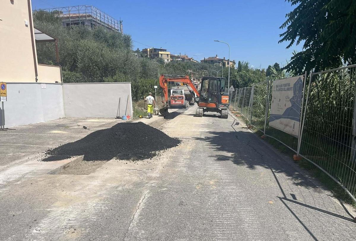 https://www.lanazione.it/image-service/view/acePublic/alias/contentid/MzgyODQ5NDMtOWE2Ni00/0/via-vergheretana-le-modifiche-per-i-residenti.jpeg?f=1.91:1&w=1200