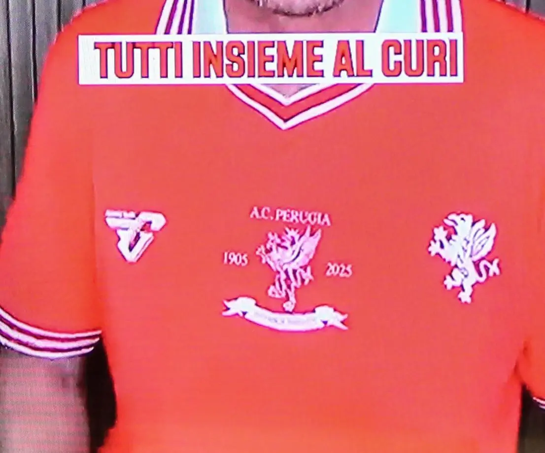 Tifosi. Grande entusiasmo per la nuova maglia. Qualche polemica per gli abbonamenti