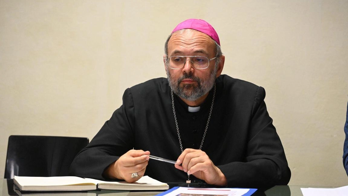 Monsignor Michele Fabbrini sarà il nuovo Rettore del Seminario. Lucia Viani chiamata a ricoprire l’incarico di vicedirettrice della Caritas. Monsignor Michele Fabbrini sarà il nuovo Rettore del Seminario. Lucia Viani chiamata a ricoprire l’incarico di vicedirettrice della Caritas.