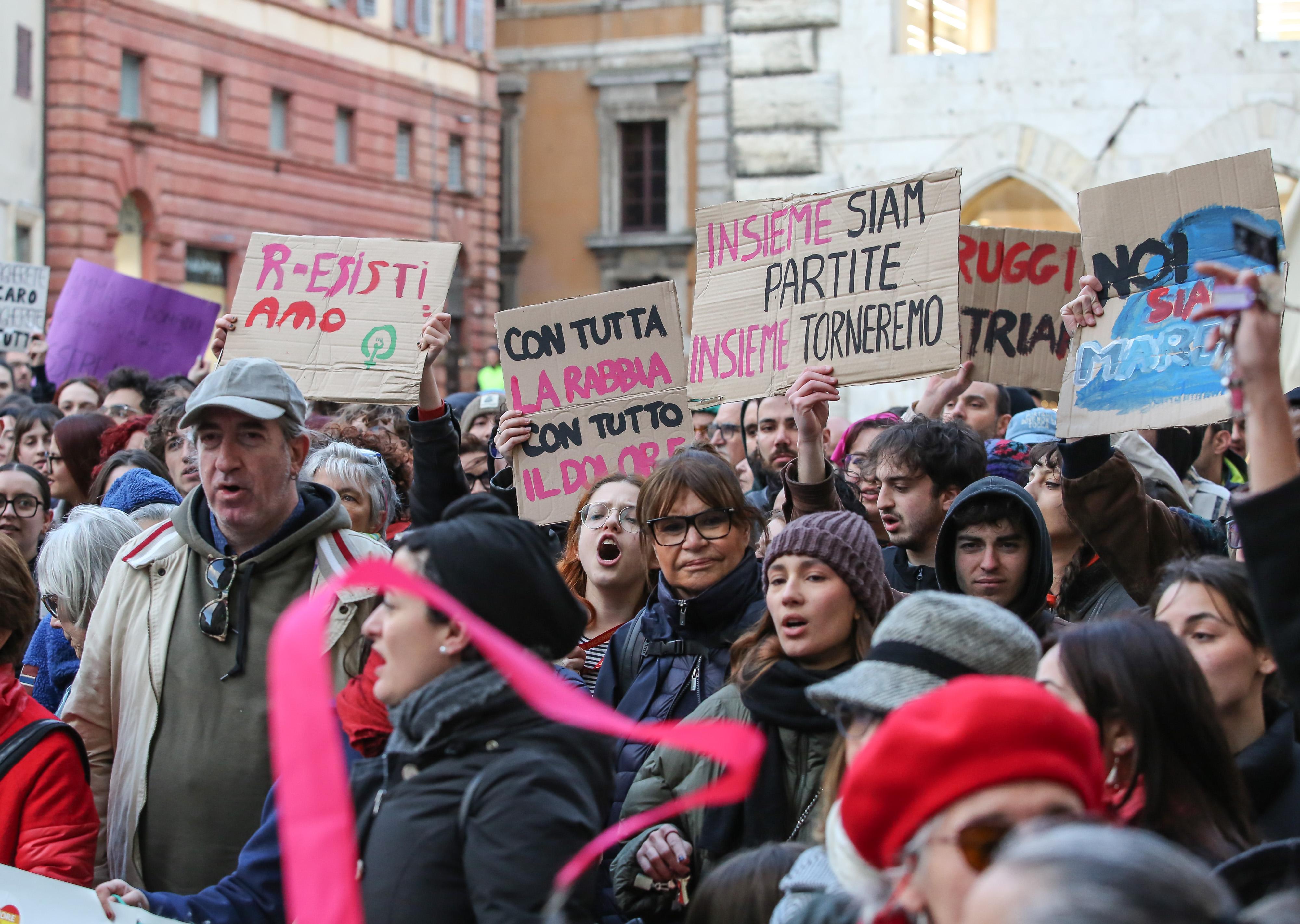 manifestazione contro violenza sulle donne