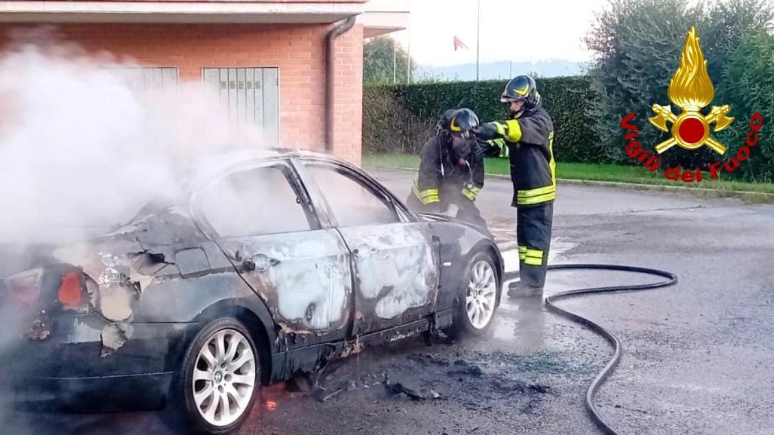Paura in un condominio di via Eugenio Montale a Castelfranco dove ieri mattina poco dopo le 6,30 è divampato un... Paura in un condominio di via Eugenio Montale a Castelfranco dove ieri mattina poco dopo le 6,30 è divampato un...