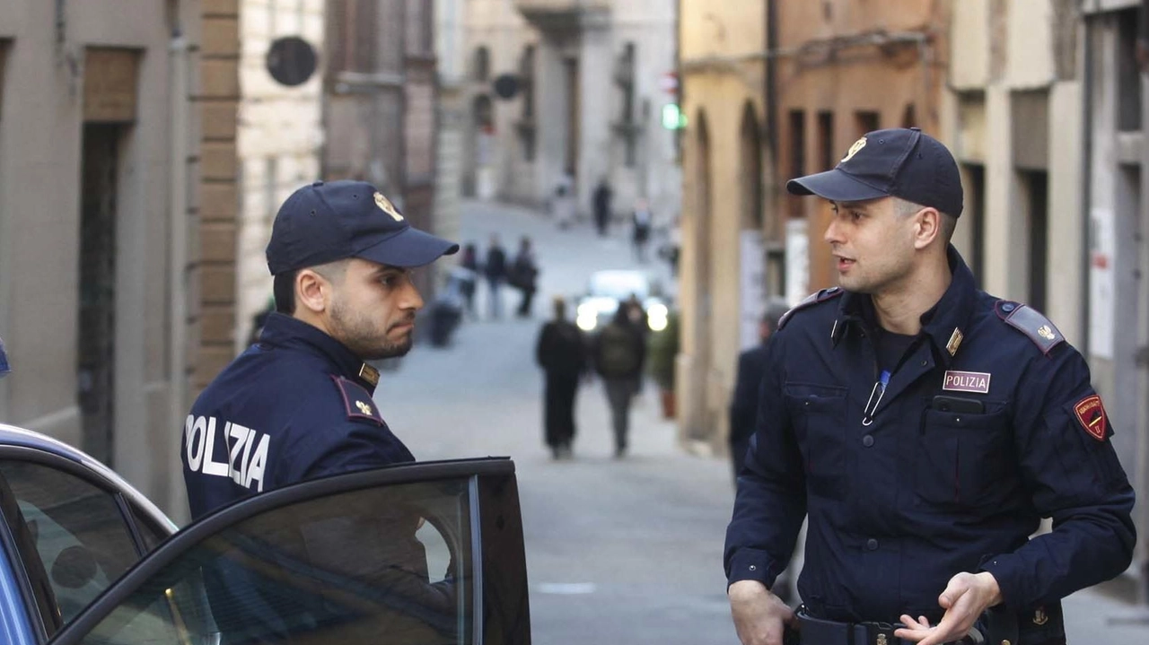 Il questore Angeloni ha disposto mercoledì stesso verifiche mirate fra Camollia-Lizza-piazza Gramsci Il questore Angeloni ha disposto mercoledì stesso verifiche mirate fra Camollia-Lizza-piazza Gramsci