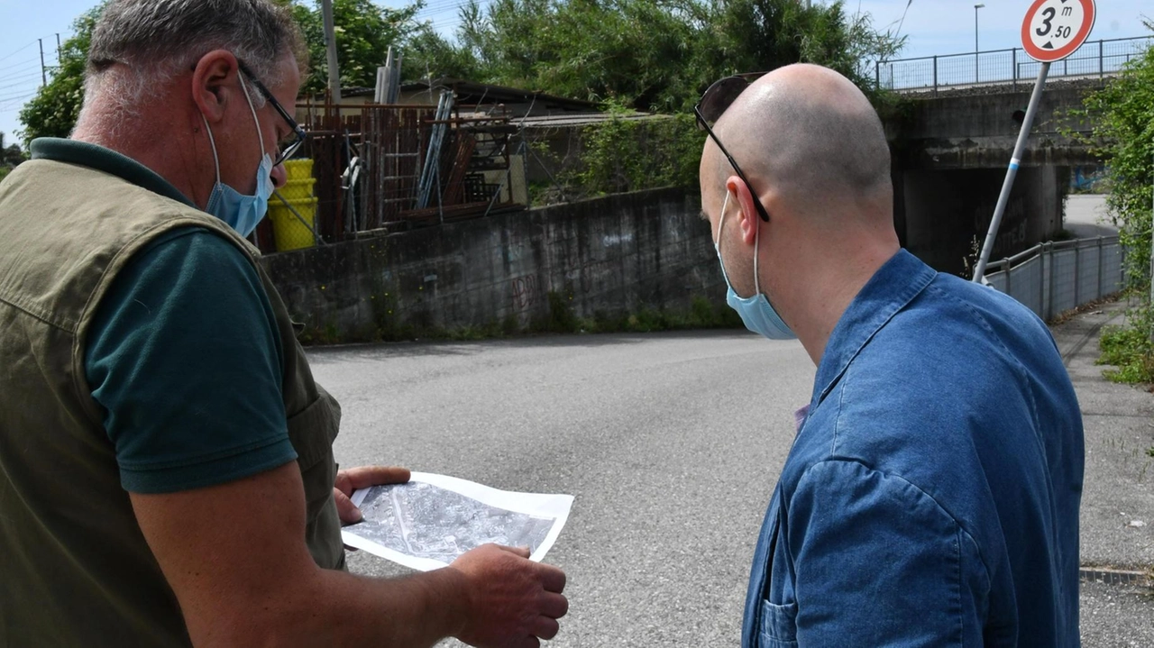 Il documento sarà depositato nei prossimi giorni dal comitato massese. L’altra sera assemblea con i cittadini: si punta a fermare il piano del Comune. Il documento sarà depositato nei prossimi giorni dal comitato massese. L’altra sera assemblea con i cittadini: si punta a fermare il piano del Comune.