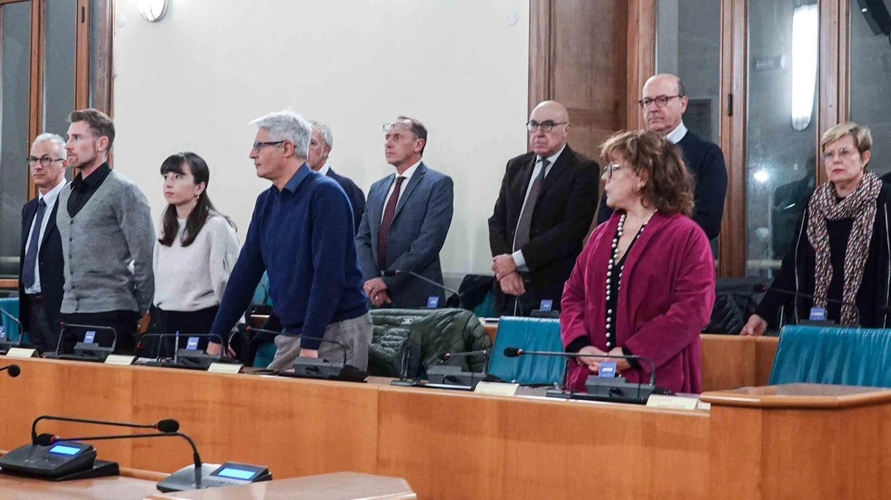 Il gruppo consiliare del Pd ha presentato un question time in occasione dell’ultima seduta assembleare per parlare delle medie Cervi Il gruppo consiliare del Pd ha presentato un question time in occasione dell’ultima seduta assembleare per parlare delle medie Cervi