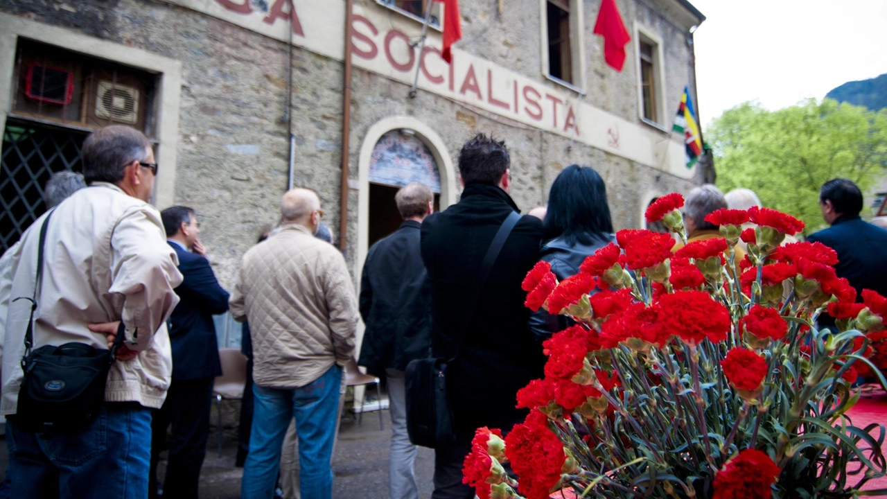 La Casa Socialista di Forno. Tra balli e lezioni di alfabetizzazione. Quel brindisi col ’Vermouth d’onore’