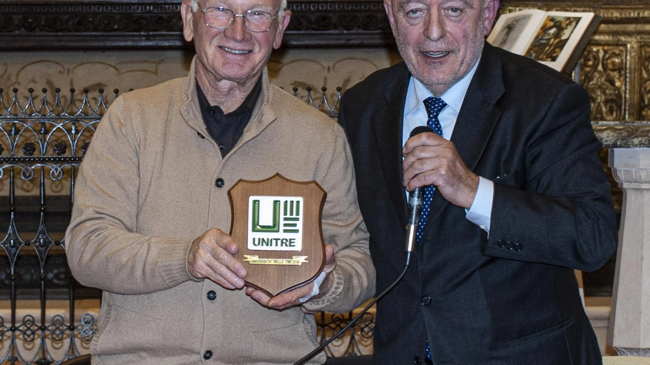 Inaugurato il nuovo Anno Accademico dell’Università della Terza Età di Umbertide con un ricco programma di proposte culturali e sociali. Legame stretto con il territorio evidenziato durante la cerimonia di apertura. Inaugurato il nuovo Anno Accademico dell’Università della Terza Età di Umbertide con un ricco programma di proposte culturali e sociali. Legame stretto con il territorio evidenziato durante la cerimonia di apertura.
