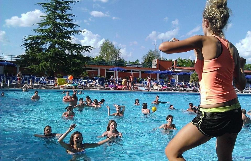 https://www.lanazione.it/image-service/view/acePublic/alias/contentid/MzhkYmFhODQtMTJjZS00/0/piscine-riparte-la-stagione-la-mappa-degli-impianti.jpeg
