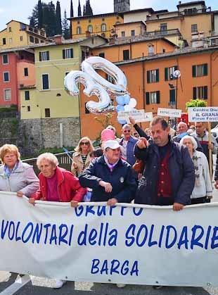 https://www.lanazione.it/image-service/view/acePublic/alias/contentid/MzhlMTVhNDktZTQ3YS00/0/gruppo-volontari-solidarieta-si-inaugura-il-nuovo-pulmino-al-servizio-di-tutto-il-territorio.jpeg?f=1.90:1&h=630