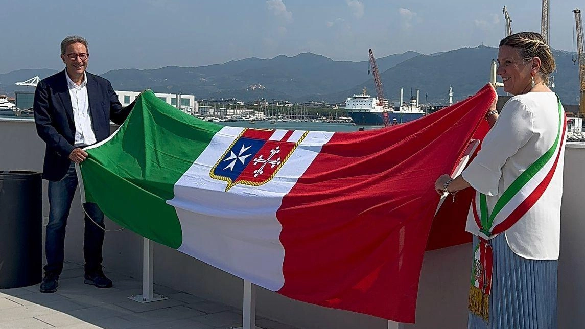 Riccardo Canesi replica alle accuse di Apuane Libere sullo sky line delle Apuane sulla passeggiata a mare. "Una polemica inventata... Riccardo Canesi replica alle accuse di Apuane Libere sullo sky line delle Apuane sulla passeggiata a mare. "Una polemica inventata...