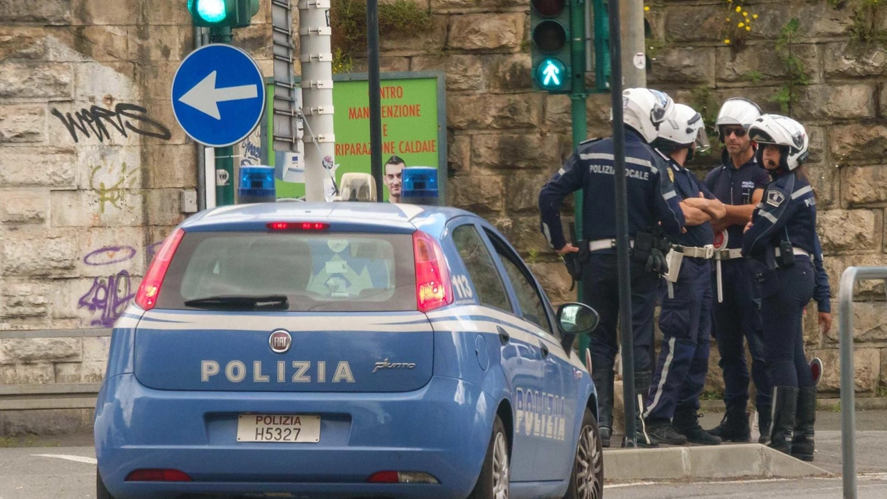 La polizia ha raccolto diversi indizi che hanno permesso di risalire all’autore delle due aggressioni. Il 27enne si trova ora in carcere La polizia ha raccolto diversi indizi che hanno permesso di risalire all’autore delle due aggressioni. Il 27enne si trova ora in carcere
