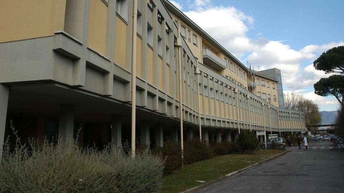 Ancora polemica sul piano dell’Asl per la cessione di alcuni padiglioni dell’ex ospedale Campo di Marte (foto Alcide) Ancora polemica sul piano dell’Asl per la cessione di alcuni padiglioni dell’ex ospedale Campo di Marte (foto Alcide)