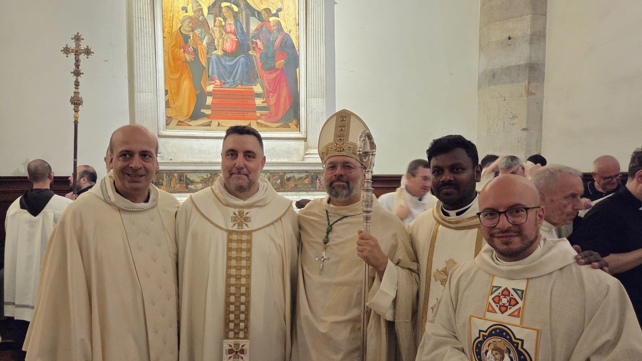 Lucca, chi sono i tre nuovi sacerdoti. In mille alla cerimonia celebrata in cattedrale