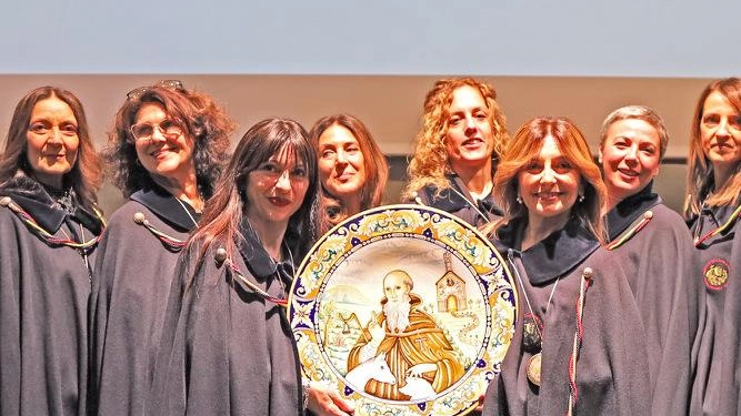 L'edizione 2025 del Piatto di Sant'Antonio Abate a S. Maria degli Angeli sarà guidata da una prioranza esclusivamente femminile. Presentata l'opera pittorica rappresentativa e il programma degli eventi, con un forte coinvolgimento della comunità locale. L'edizione 2025 del Piatto di Sant'Antonio Abate a S. Maria degli Angeli sarà guidata da una prioranza esclusivamente femminile. Presentata l'opera pittorica rappresentativa e il programma degli eventi, con un forte coinvolgimento della comunità locale.