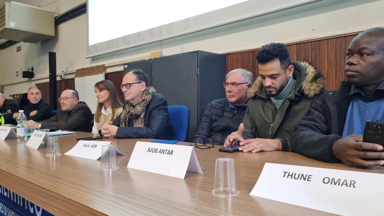 Ieri al liceo Amedeo Savoia di Pistoia gli studenti hanno incontrato alcuni professionisti Ieri al liceo Amedeo Savoia di Pistoia gli studenti hanno incontrato alcuni professionisti