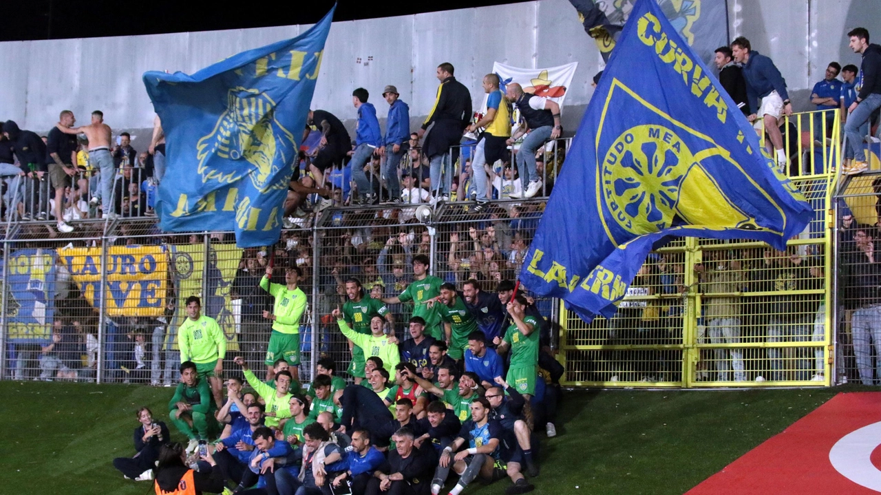 La Carrarese attende sviluppi sui playoff di Serie B 2025-2026 mentre la penalizzazione del Brescia potrebbe cambiare le retrocessioni. La Carrarese attende sviluppi sui playoff di Serie B 2025-2026 mentre la penalizzazione del Brescia potrebbe cambiare le retrocessioni.