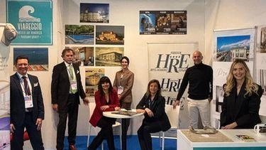 "Viareggio Hotels & Congress – Tuscany Coast". E’ questo il logo utilizzato dagli hotel Astor, Esplanade, President, Royal e dal... "Viareggio Hotels & Congress – Tuscany Coast". E’ questo il logo utilizzato dagli hotel Astor, Esplanade, President, Royal e dal...