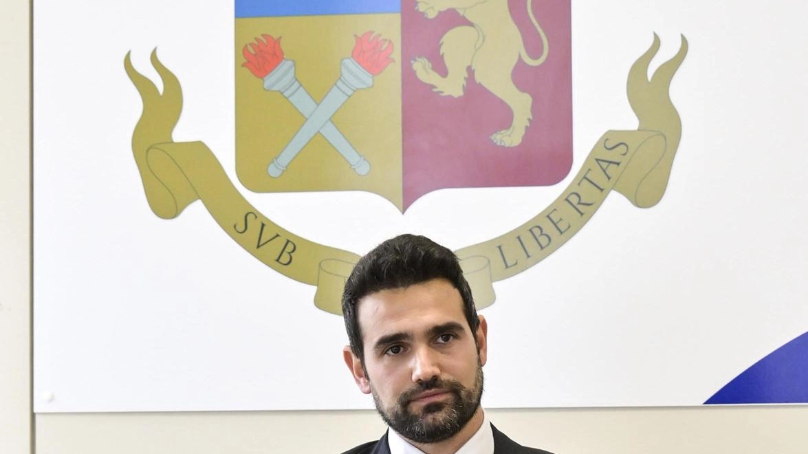 L’inchiesta, ancora in corso è condotta dalla Squadra Mobile di Livorno (Foto Novi) L’inchiesta, ancora in corso è condotta dalla Squadra Mobile di Livorno (Foto Novi)