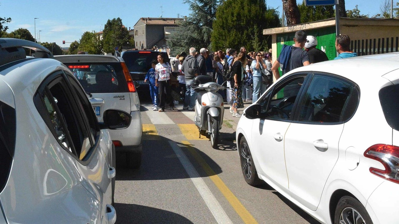 La situazione più caotica alla stazione dove c’è anche il cantiere Porcinai. Crateri da via Fiorentina a via Don Minzoni, da via Calamandrei al raccordo.