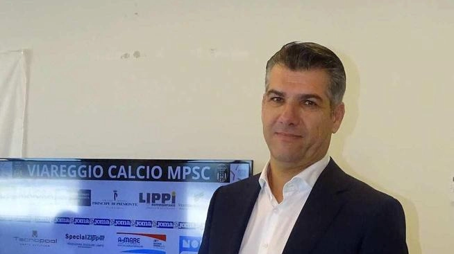 Giorni caldissimi sull’asse GhiviBorgo-Viareggio che potrebbe portare alla conquista della Serie D per le zebre. La società bianconera del presidente... Giorni caldissimi sull’asse GhiviBorgo-Viareggio che potrebbe portare alla conquista della Serie D per le zebre. La società bianconera del presidente...