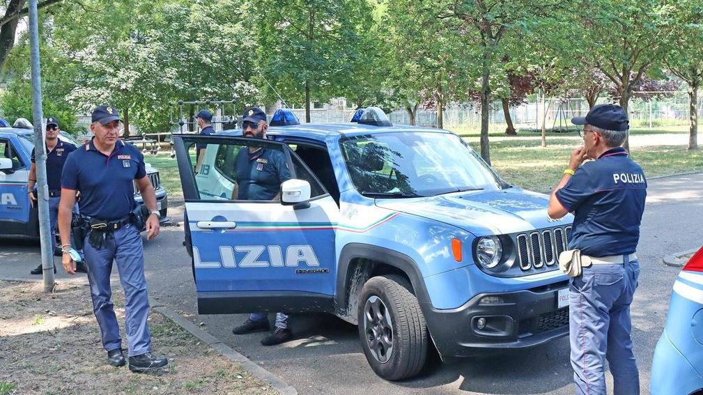 Rapina a Firenze in piazza Vittorio Veneto, turista ferita: trauma cranico