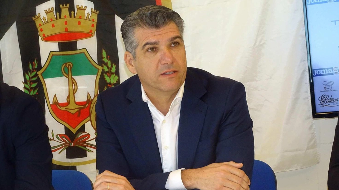 Il presidente Del Pistoia vuole regalare subito la serie D ai tifosi Il presidente Del Pistoia vuole regalare subito la serie D ai tifosi