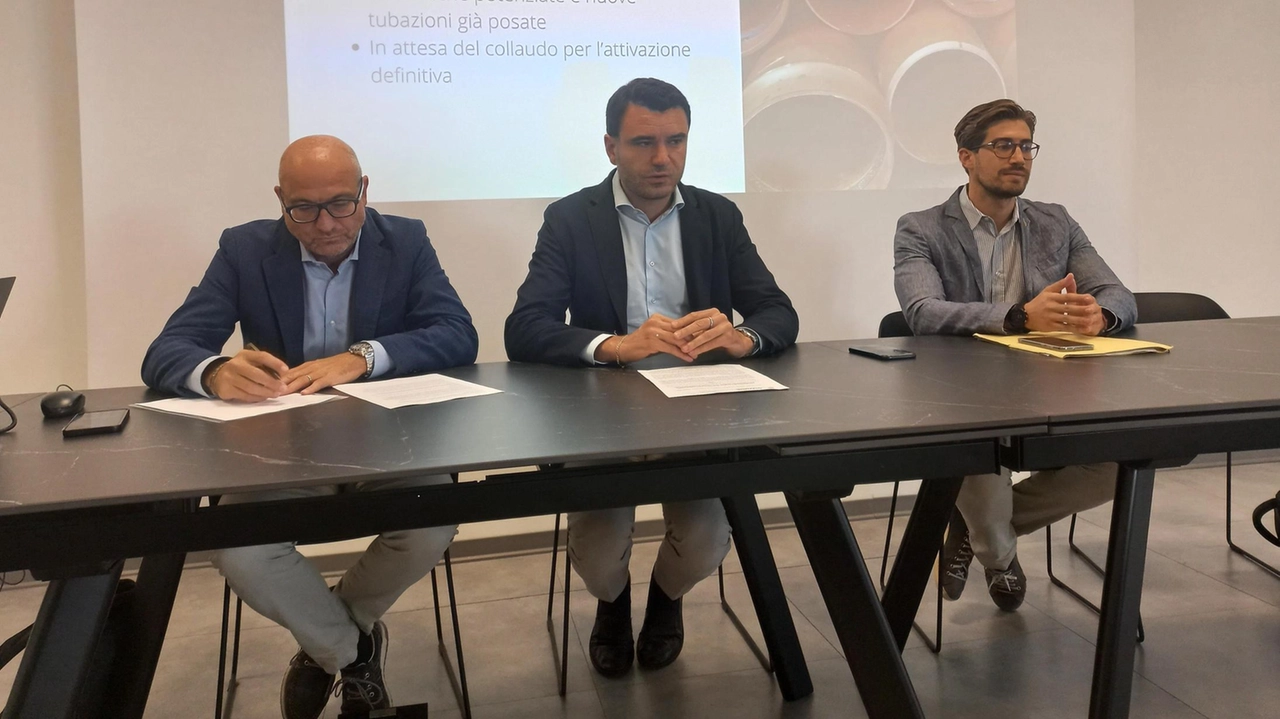 Il sindaco di Capannori Giordano Del Chiaro con il vice sindaco e assessore ai lavori pubblici Matteo Francesconi Il sindaco di Capannori Giordano Del Chiaro con il vice sindaco e assessore ai lavori pubblici Matteo Francesconi