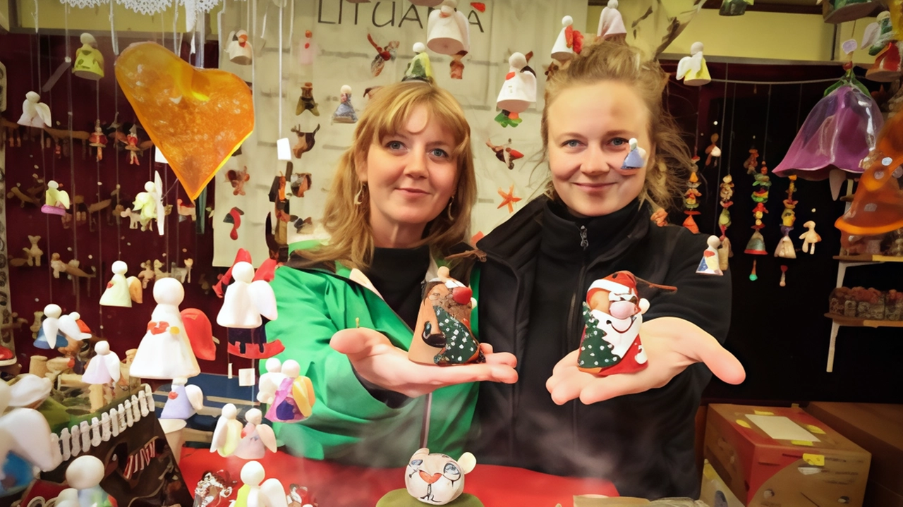 Fino a domenica 22 dicembre (ore 10- 23) si svolge in piazza Santa Croce, il tradizionale mercato di Natale, giunto... Fino a domenica 22 dicembre (ore 10- 23) si svolge in piazza Santa Croce, il tradizionale mercato di Natale, giunto...