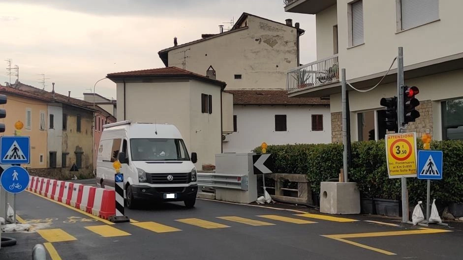 Il ponte sulla Bure a Pontenuovo è riaperto a senso unico alternato con il divieto di transito ai mezzi superiori a 3,5 tonnellate Il ponte sulla Bure a Pontenuovo è riaperto a senso unico alternato con il divieto di transito ai mezzi superiori a 3,5 tonnellate