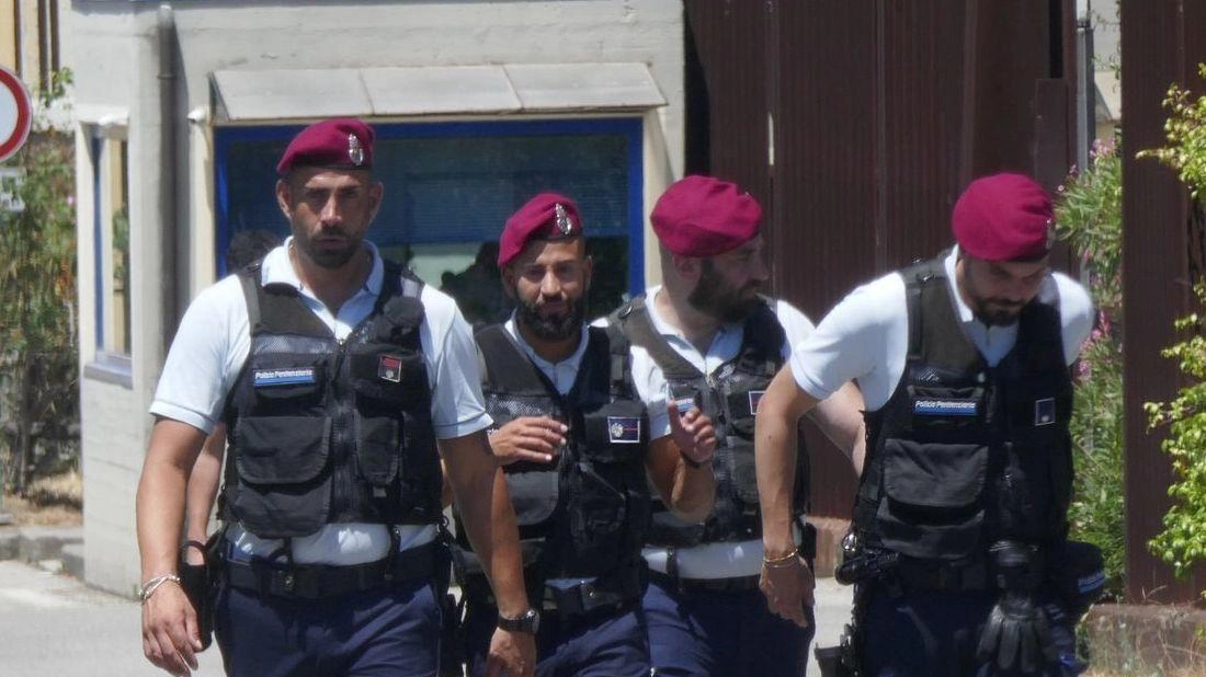 Il carcere fuori controllo: "Difficile anche garantire la sicurezza dei detenuti"