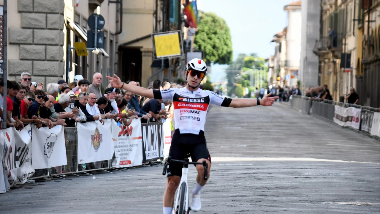 L'arrivo solitario di Tommaso Dati (Foto R. Fruzzetti) L'arrivo solitario di Tommaso Dati (Foto R. Fruzzetti)