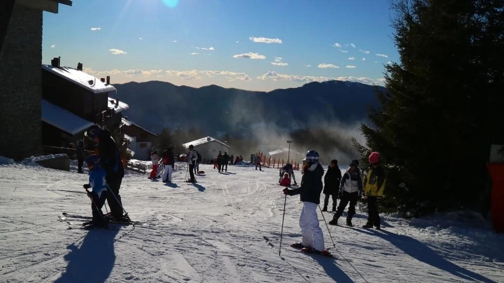 In tanti hanno preso d’assalto le piste tra Natale e Capodanno Un primo risultato da incorniciare per la stazione sciistica della Doganaccia, nel comune di Abetone Cutigliano In tanti hanno preso d’assalto le piste tra Natale e Capodanno Un primo risultato da incorniciare per la stazione sciistica della Doganaccia, nel comune di Abetone Cutigliano