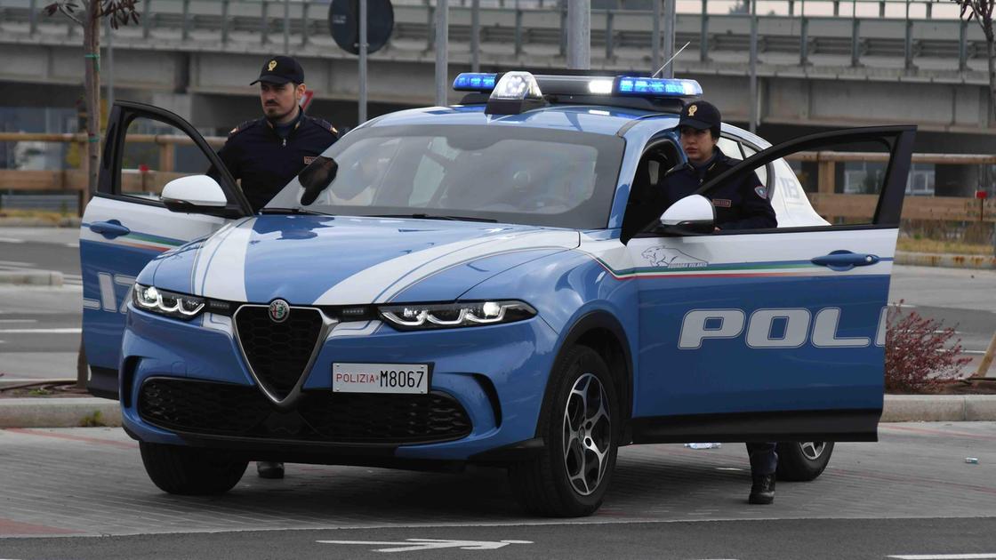 Litigio nel parcheggio. Un posto auto conteso: donna strattonata Litigio nel parcheggio. Un posto auto conteso: donna strattonata