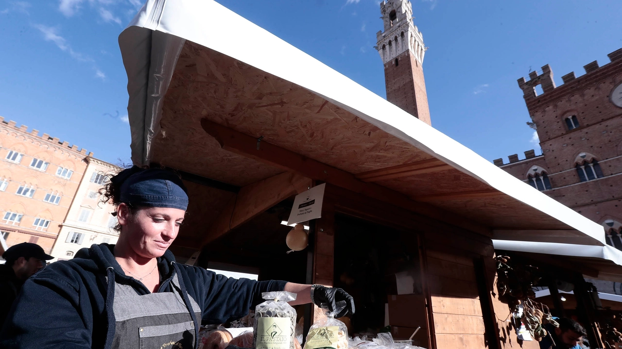 A Siena si alza il sipario sul Mercato nel Campo: tre giorni all’insegna del gusto