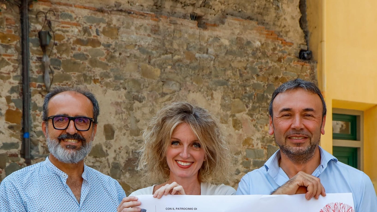 Bobo Rondelli in piazza gli sbandieratori a Malmantile. Poi esibizioni, cinema . e spettacoli itineranti . . Bobo Rondelli in piazza gli sbandieratori a Malmantile. Poi esibizioni, cinema . e spettacoli itineranti . .