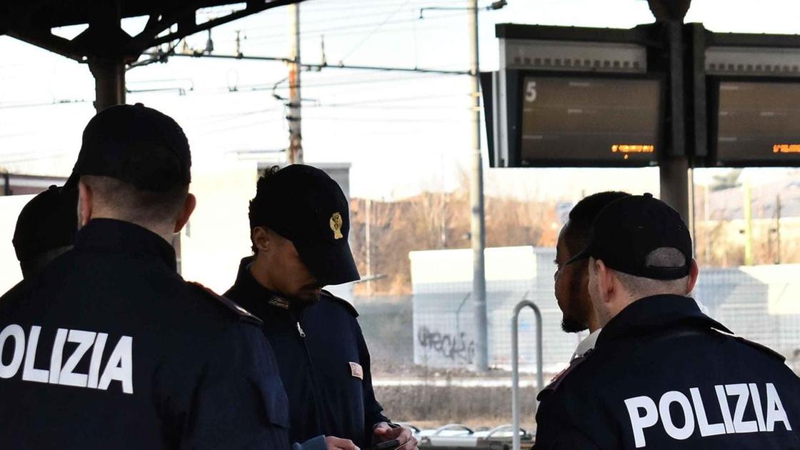 Allarme in zona stazione: "Sono stato derubato" Allarme in zona stazione: "Sono stato derubato"